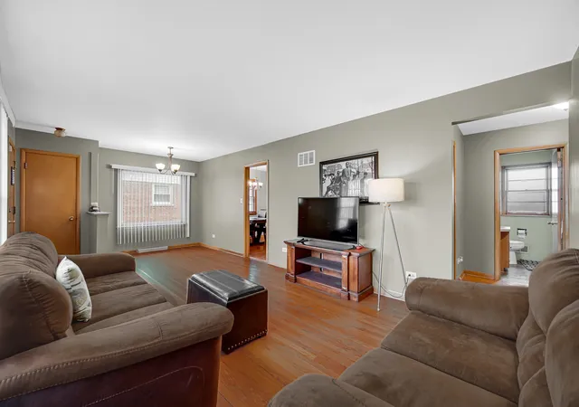 Homes for sale in South Holland, IL | 16404 Betty Ln, South Holland, IL 60473 | MLS# 12624385