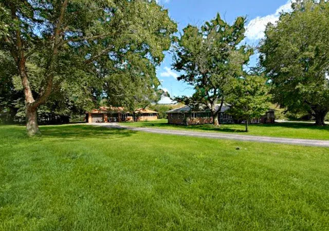 Photo 2 of Single family home for sale at 1106 E Pearl Dr, Mahomet, IL 61853 | MLS# 12624411 | Listing updated on 2026-10-07