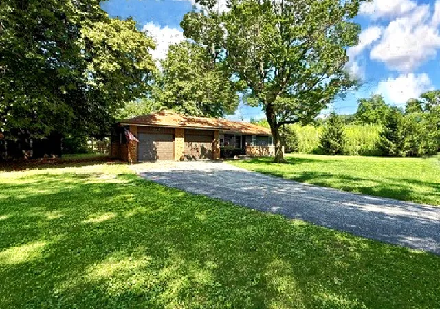 Photo 3 of Single family home for sale at 1106 E Pearl Dr, Mahomet, IL 61853 | MLS# 12624411 | Listing updated on 2026-10-07