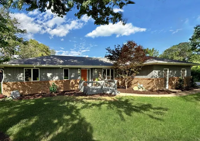 Photo 1 of Single family home for sale at 1108 Pearl Dr, Mahomet, IL 61853 | MLS# 12624418 | Listing updated on 2026-09-13