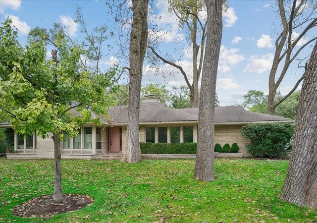Single family home for sale at 794 Clover Ln, Glencoe, IL 60022 | MLS# 12624489