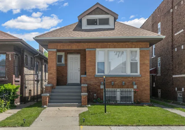 Homes for sale in Chicago, IL | 7613 S Hermitage Ave, Chicago, IL 60620 | MLS# 12624640