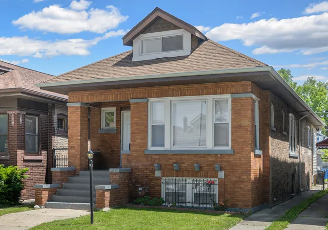 Homes for sale in Chicago, IL | 7613 S Hermitage Ave, Chicago, IL 60620 | MLS# 12624640