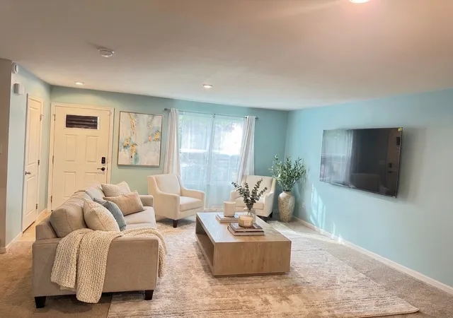 Photo 3 of Single family home for sale at 313 Pheasant Run Rd, Joliet, IL 60433 | MLS# 12624643 | Listing updated on 2026-10-01