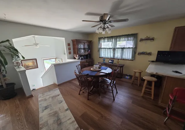 2nd image of 15 Ridgeland Ave, Fox Lake, IL 60020 | MLS# 12624796