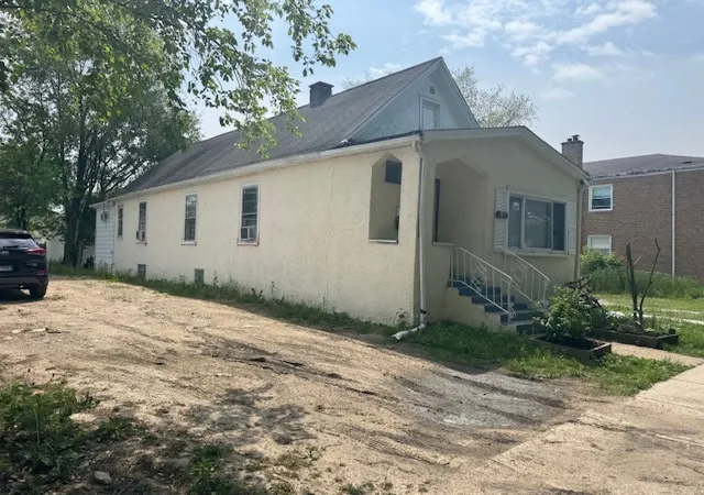 3rd image of 6561 N Seeley Ave, Chicago, IL 60645 | MLS# 12624800