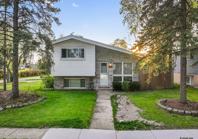 Photo 2 of Single family home for sale at 3n210 Wilson St, Elmhurst, IL 60126 | MLS# 12624911 | Listing updated on 2026-05-22