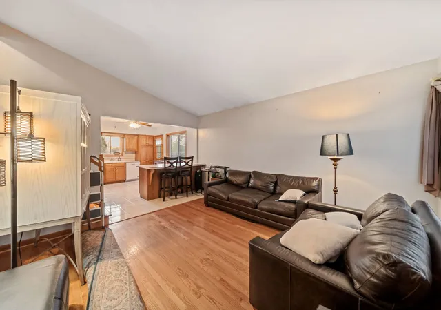 Photo 3 of Single family home for sale at 3n210 Wilson St, Elmhurst, IL 60126 | MLS# 12624911 | Listing updated on 2026-05-22