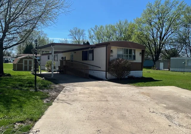 Photo 2 of Manufactured home for sale at 309 Lindenwood Dr, Belvidere, IL 61008 | MLS# 12624929 | Listing updated on 2026-09-09