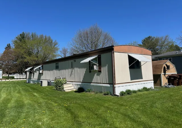 Photo 3 of Manufactured home for sale at 309 Lindenwood Dr, Belvidere, IL 61008 | MLS# 12624929 | Listing updated on 2026-09-09