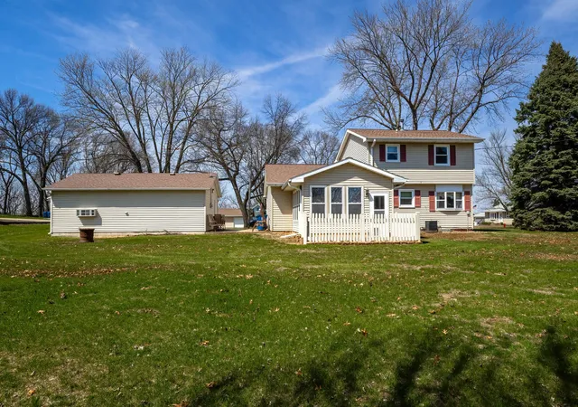 Homes for sale in Albany, IL | 1101 S Bluff St S, Albany, IL 61230 | MLS# 12624933
