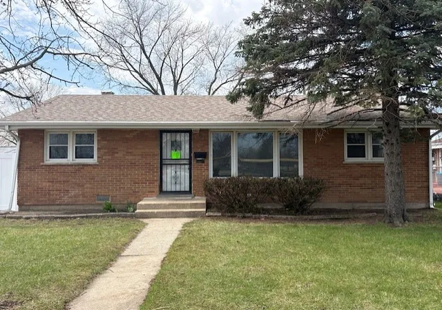 Homes for sale in Chicago Ridge, IL | 10706 Oak Ave, Chicago Ridge, IL 60415 | MLS# 12624979