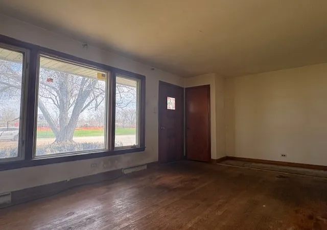 Homes for sale in Chicago Ridge, IL | 10706 Oak Ave, Chicago Ridge, IL 60415 | MLS# 12624979