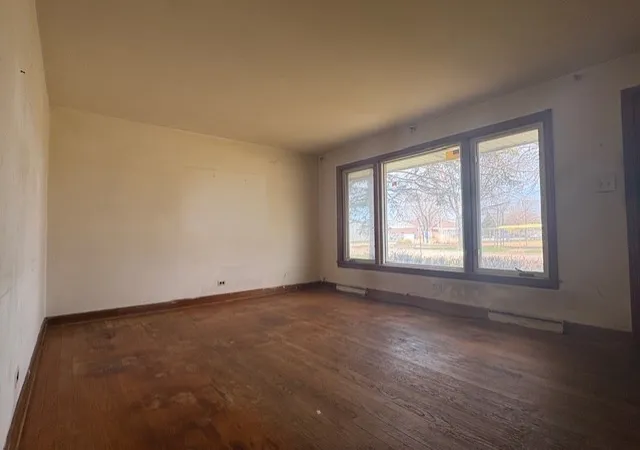 Homes for sale in Chicago Ridge, IL | 10706 Oak Ave, Chicago Ridge, IL 60415 | MLS# 12624979