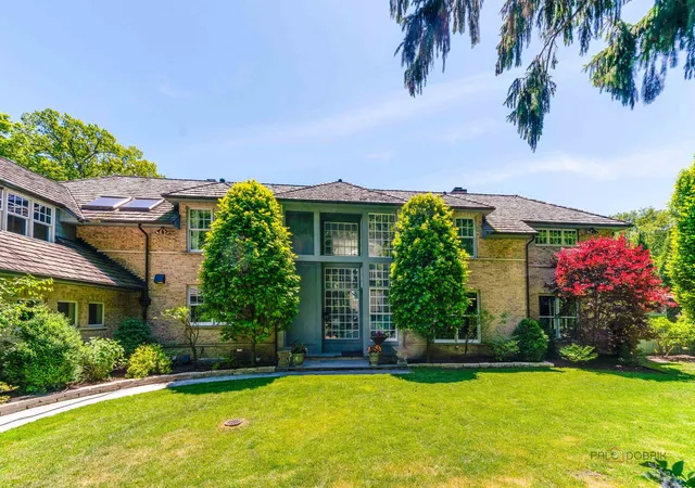 Homes for sale in Lake Forest, IL | 1177 Edgewood Rd, Lake Forest, IL 60045 | MLS# 12625088