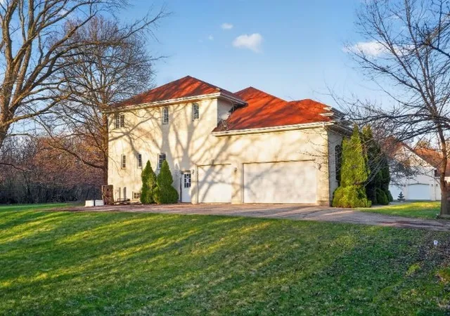 Photo 3 of Single Family Residence at 2113 Elgin Rd, Barrington, IL 60010 | MLS# 12625297 | | Sold on 2026-06-02