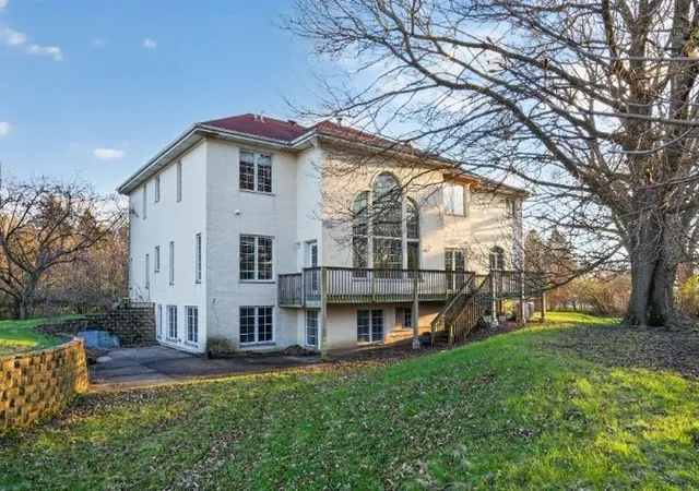 Photo 4 of Single Family Residence at 2113 Elgin Rd, Barrington, IL 60010 | MLS# 12625297 | | Sold on 2026-06-02