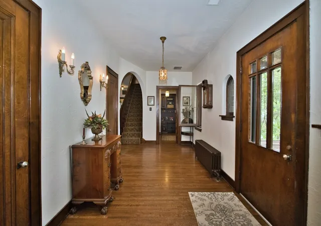 5th image of 104 N Julian St, Naperville, IL 60540 | MLS# 12625335
