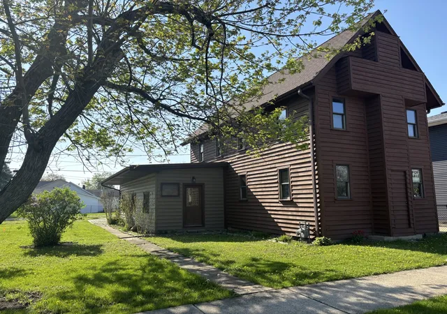 Photo 2 of Single family home for sale at 8758 Central Ave, Oak Lawn, IL 60453 | MLS# 12625340 | Listing updated on 2026-09-23