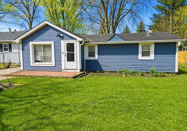 Photo 1 of Single family home for sale at 37854 Harper Ave, Beach Park, IL 60087 | MLS# 12625405 | Listing updated on 2026-09-09