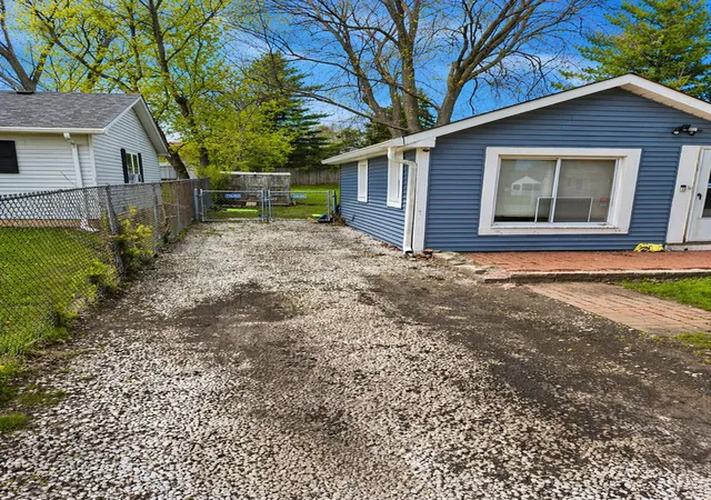 Photo 3 of Single family home for sale at 37854 Harper Ave, Beach Park, IL 60087 | MLS# 12625405 | Listing updated on 2026-09-09
