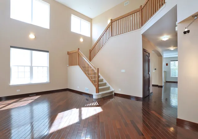 4th image of 829 Clover Ridge Ln, Itasca, IL 60143 | MLS# 12625445