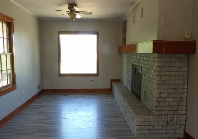 Photo 2 of Single family home for sale at 606 Bohn St, Rosiclare, IL 62982 | MLS# 12625515 | Listing updated on 2026-10-12