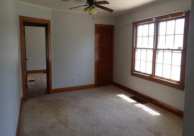 Photo 3 of Single family home for sale at 606 Bohn St, Rosiclare, IL 62982 | MLS# 12625515 | Listing updated on 2026-10-12