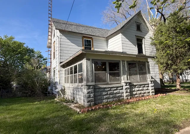 1st image of 385 E Main St, Sheldon, IL 60966 | MLS# 12625701