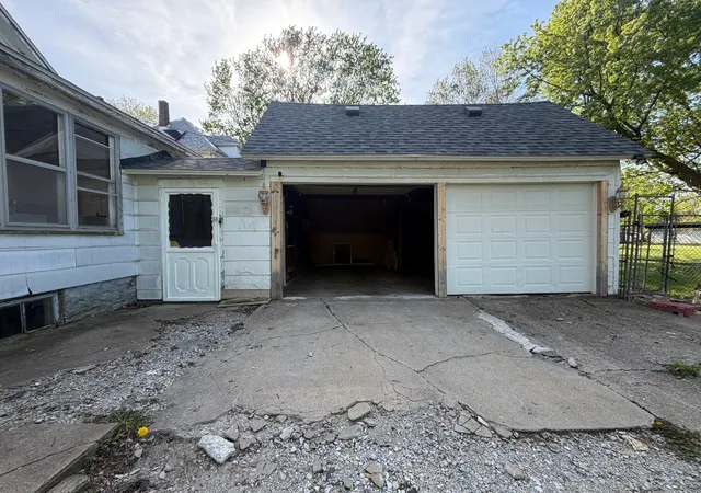 2nd image of 385 E Main St, Sheldon, IL 60966 | MLS# 12625701
