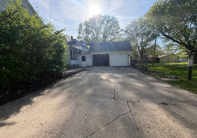image of 385 E Main St, Sheldon, IL 60966 | MLS# 12625701