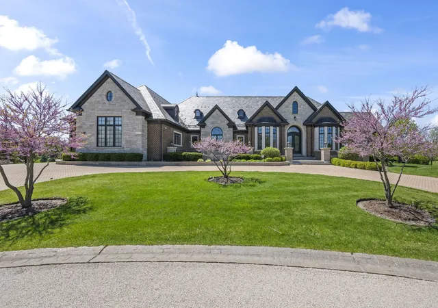 3rd image of 23 Enclave Ct, South Barrington, IL 60010 | MLS# 12625719