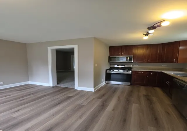 Photo 2 of Single family home for sale at 118 N Washington St, Carpentersville, IL 60110 | MLS# 12625772 | Listing updated on 2026-10-03