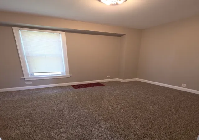 4th image of 118 N Washington St, Carpentersville, IL 60110 | MLS# 12625772