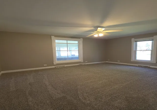 5th image of 118 N Washington St, Carpentersville, IL 60110 | MLS# 12625772