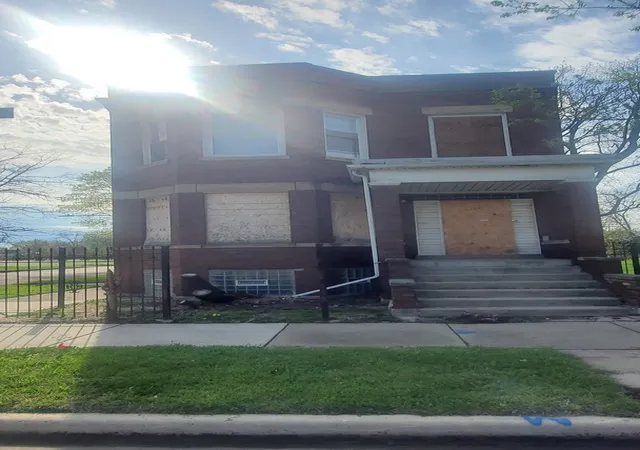 Photo 1 of Sale Pending at 5258 S Emerald Ave, Chicago, IL 60609 | MLS# 12625773 | Listing updated on 2026-08-21