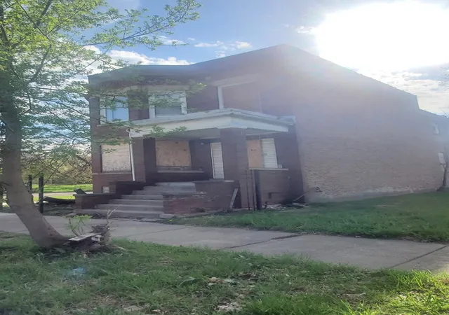 Photo 2 of Sale Pending at 5258 S Emerald Ave, Chicago, IL 60609 | MLS# 12625773 | Listing updated on 2026-08-21