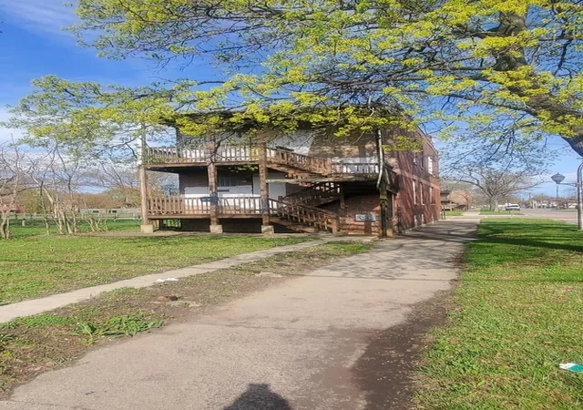 Photo 2 of Sale Pending at 5258 S Emerald Ave, Chicago, IL 60609 | MLS# 12625773 | Listing updated on 2026-08-21