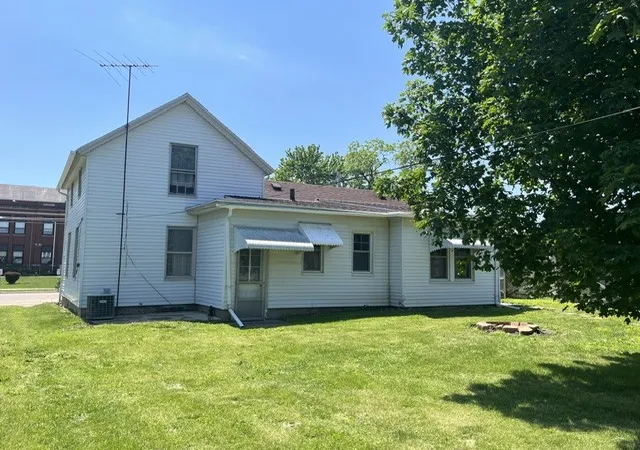 Homes for sale in Kewanee, IL | 610 W Central Blvd, Kewanee, IL 61443 | MLS# 12625821