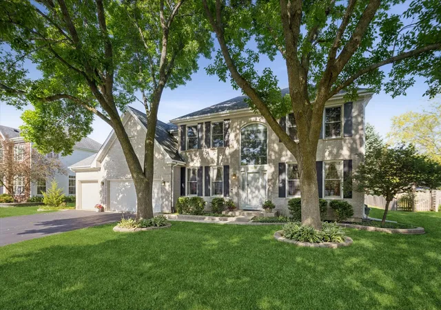 Homes for sale in Crystal Lake, IL | 1616 Rolling Hills Dr, Crystal Lake, IL 60014 | MLS# 12626048