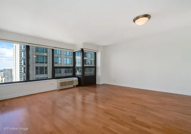 4th image of 30 E Huron St #3506, Chicago, IL 60611 | MLS# 12626286