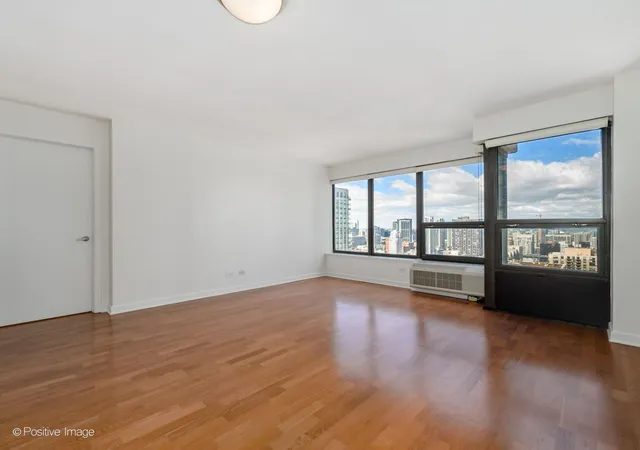 5th image of 30 E Huron St #3506, Chicago, IL 60611 | MLS# 12626286