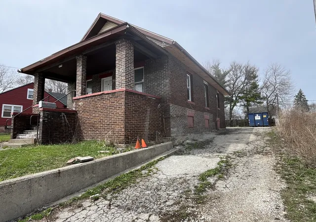 Homes for sale in Aurora, IL | 1324 E New York St, Aurora, IL 60505 | MLS# 12626417