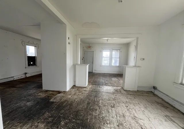 Homes for sale in Aurora, IL | 1324 E New York St, Aurora, IL 60505 | MLS# 12626417