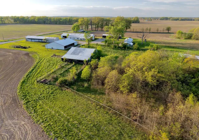 3rd image of 000 N 1900 St, Cowden, IL 62863 | MLS# 12626431