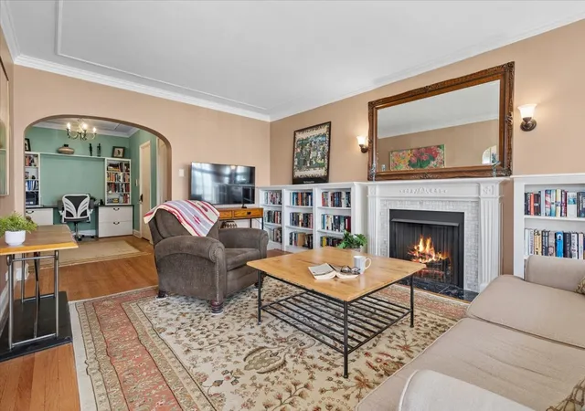 3rd image of 470 Sheridan Rd #2, Evanston, IL 60202 | MLS# 12626504