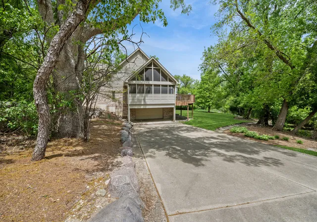 Homes for sale in Crystal Lake, IL | 6414 Vermont Trl, Crystal Lake, IL 60012 | MLS# 12626581