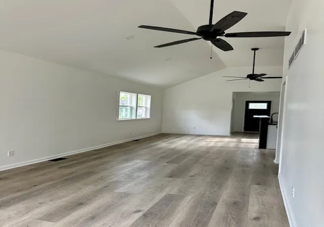 Photo 2 of Single family home for sale at 527 12th Street, Peru, IL 61354 | MLS# 12626595 | Listing updated on 2026-07-20