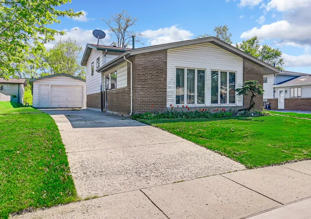 1st image of 325 Gentry St, Park Forest, IL 60466 | MLS# 12626619