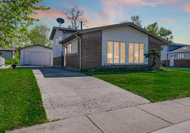 2nd image of 325 Gentry St, Park Forest, IL 60466 | MLS# 12626619